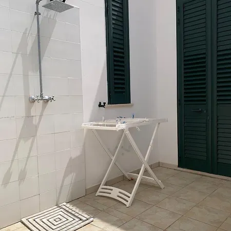 Iron House בית נופש *