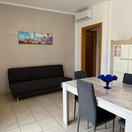 בית נופש Iron House *