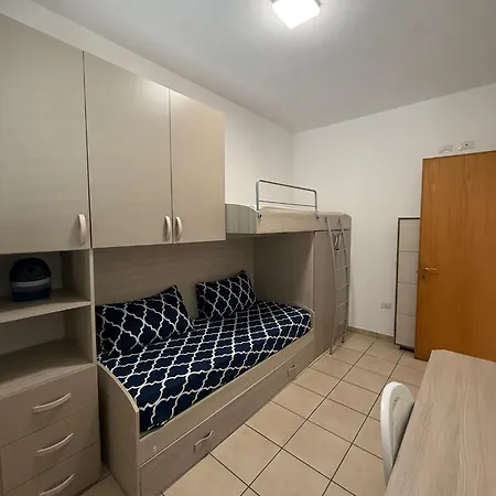 Iron House Tatil Evi